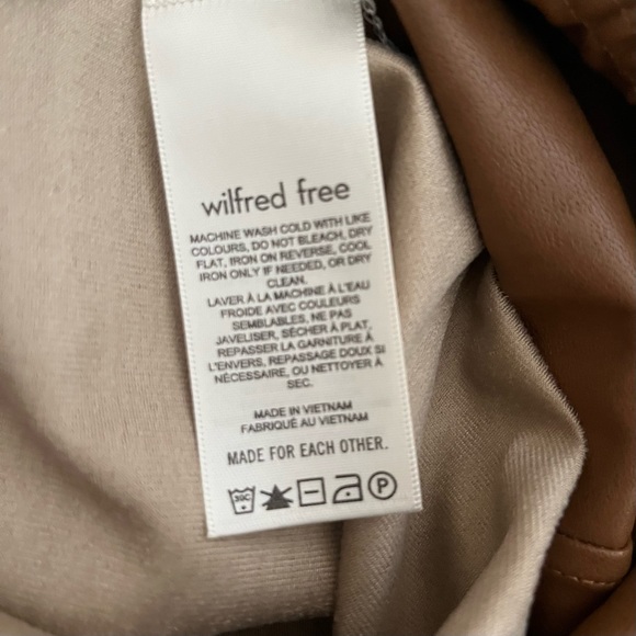 NWT Wilfred Free by Aritzia Brown Daria Short Vegan Leather Leggings - size M - Picture 6 of 7